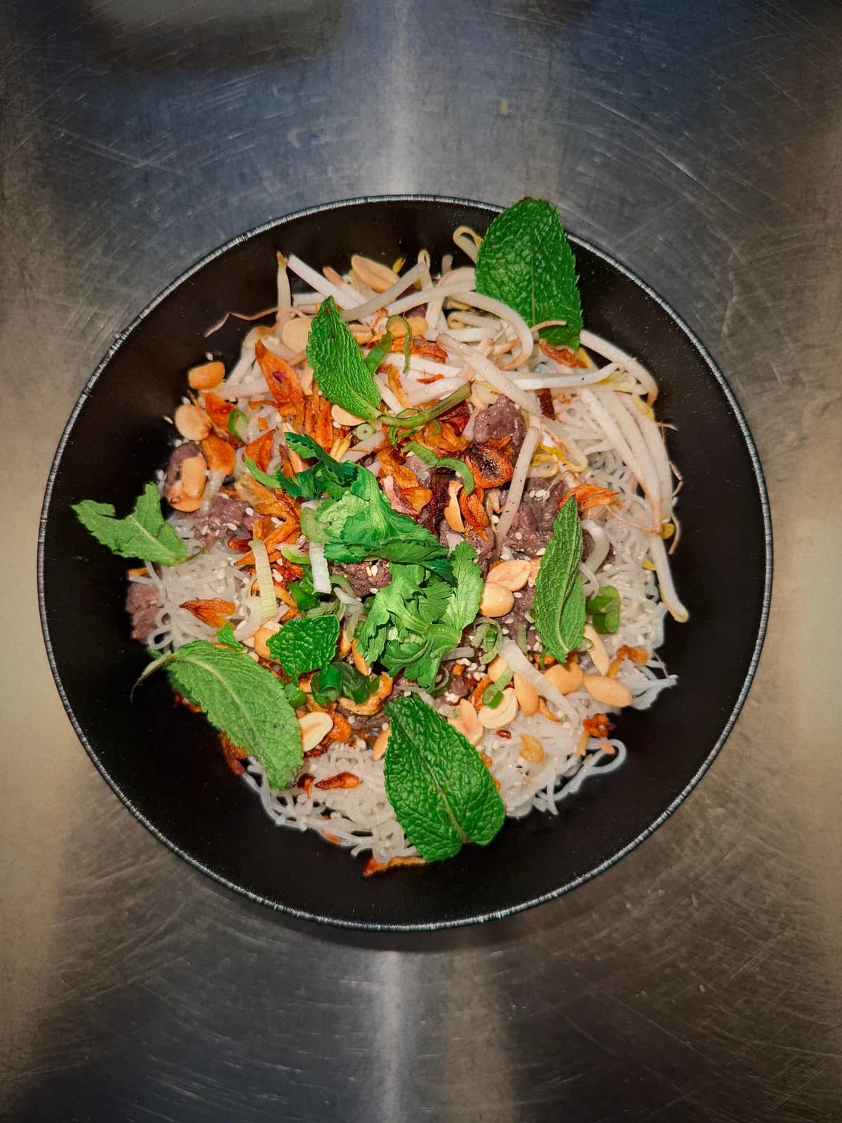 Bún Bò – Rindfleisch-Bowl